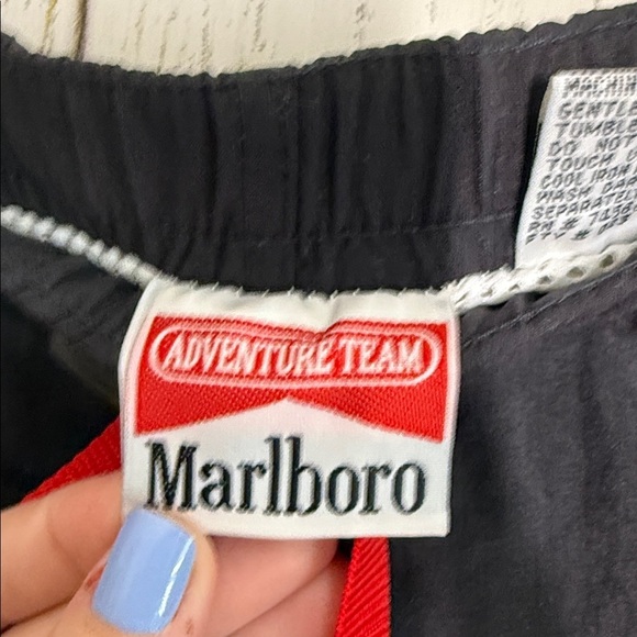 Vintage MARLBORO Mesh Lined Mens Swimming Shorts Black Relaxed 90s Large - Picture 4 of 4